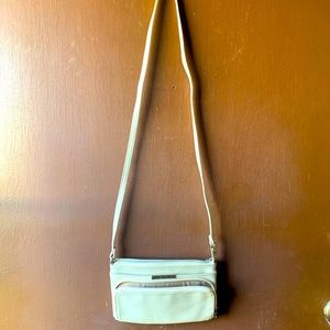 Relic Crossover Purse in Ivory/Beige